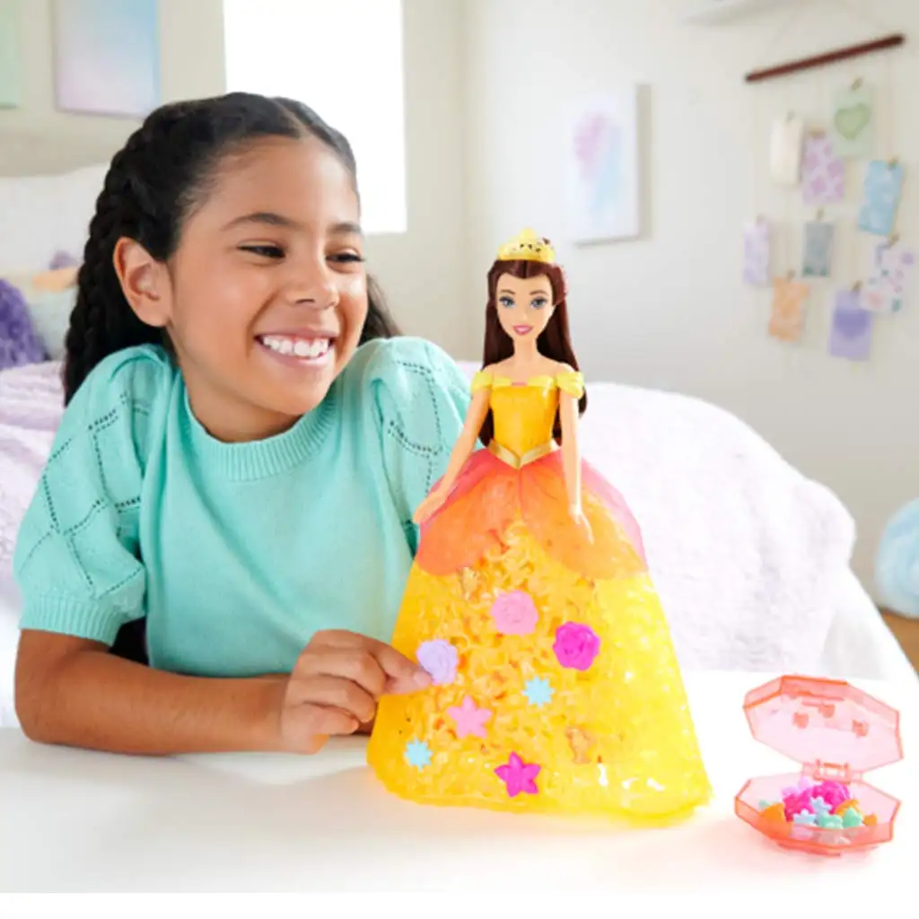 Disney Hercegnők: Virág varázslat Belle baba kiegészítőkkel - Mattel kép 2