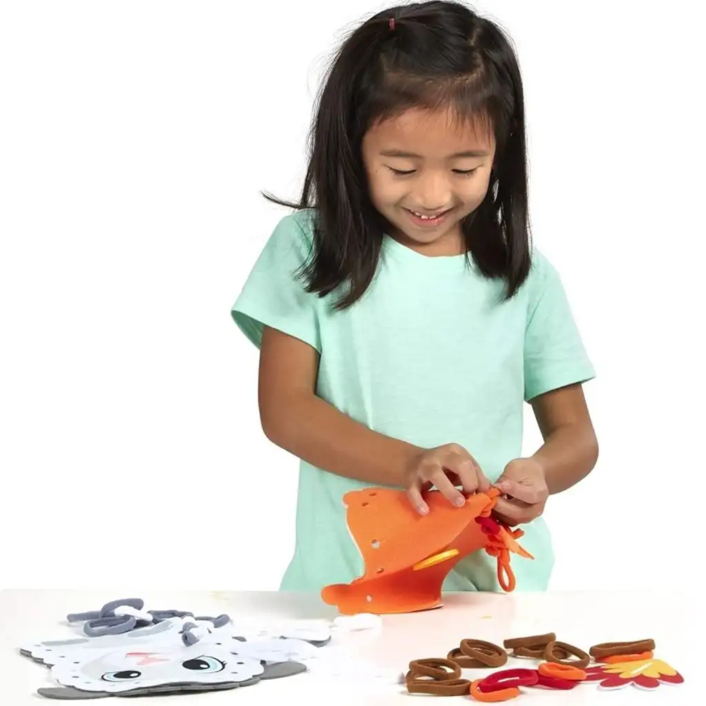 Schleife es! Bauernhoftiere Puppenbastelset - Melissa & Doug kép 6