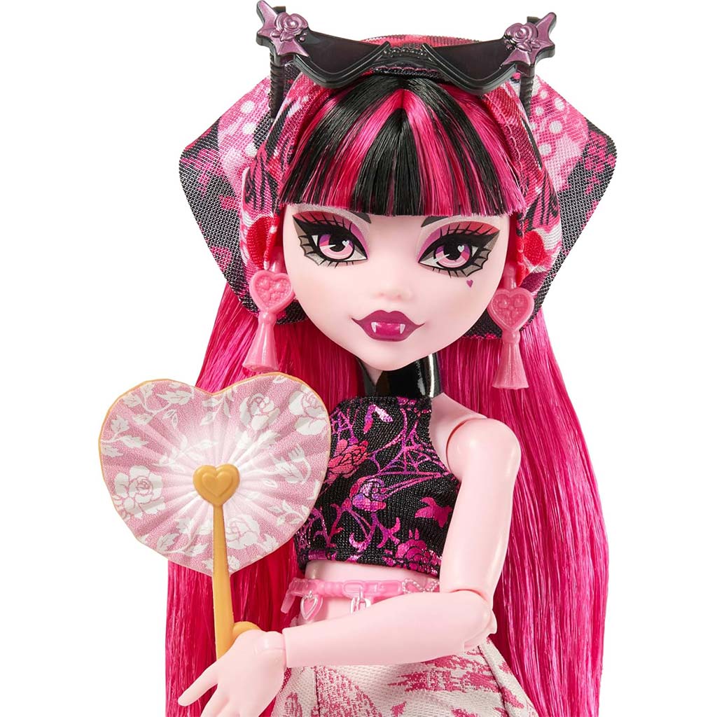 Monster High Schrecklich gute Freundinnen Geheimnisse: Gruselige Reise Draculaura Puppe - Mattel kép 5