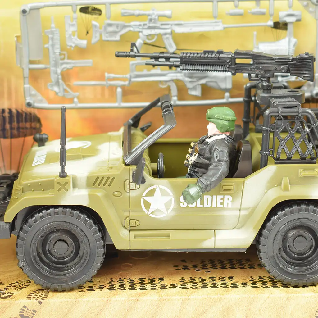 Combat Force 9: Militärischer Geländewagen mit Soldat und Waffen 22cm kép 3