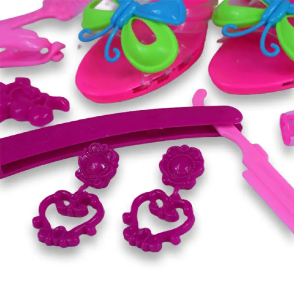 Schönheitsset mit Friseurbedarf, Schuhen und Ohrringen in einer Tasche kép 5