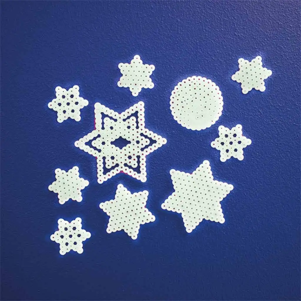 PlayBox: 5mm MIDI im Dunkeln leuchtende bügelbare Perlen, 1000 Stück Packung kép 2