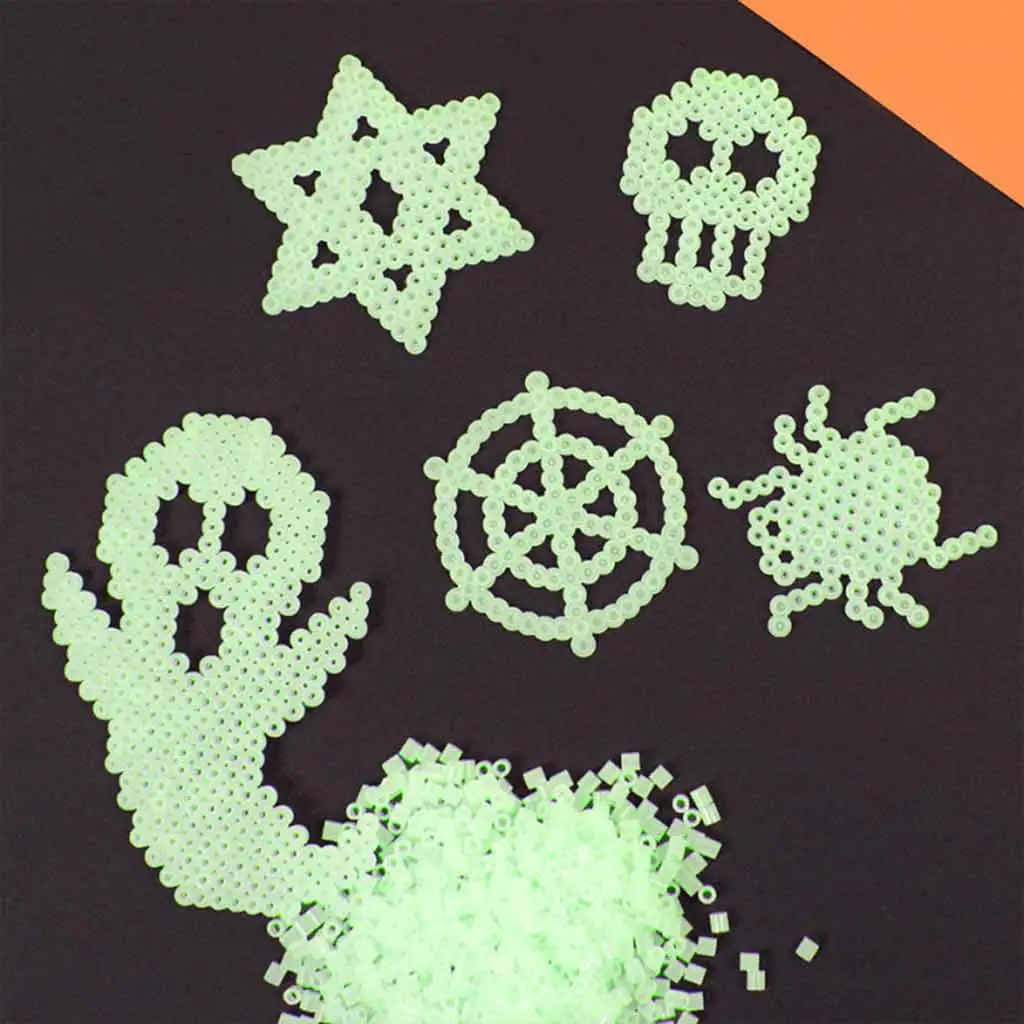 PlayBox: 5mm MIDI im Dunkeln leuchtende bügelbare Perlen, 1000 Stück Packung kép 4