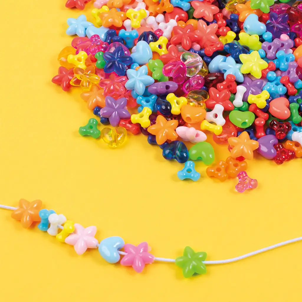 PlayBox: Bunte auffädelbare Kunststoffperlen 8-13 mm 2100 Stück kép 2