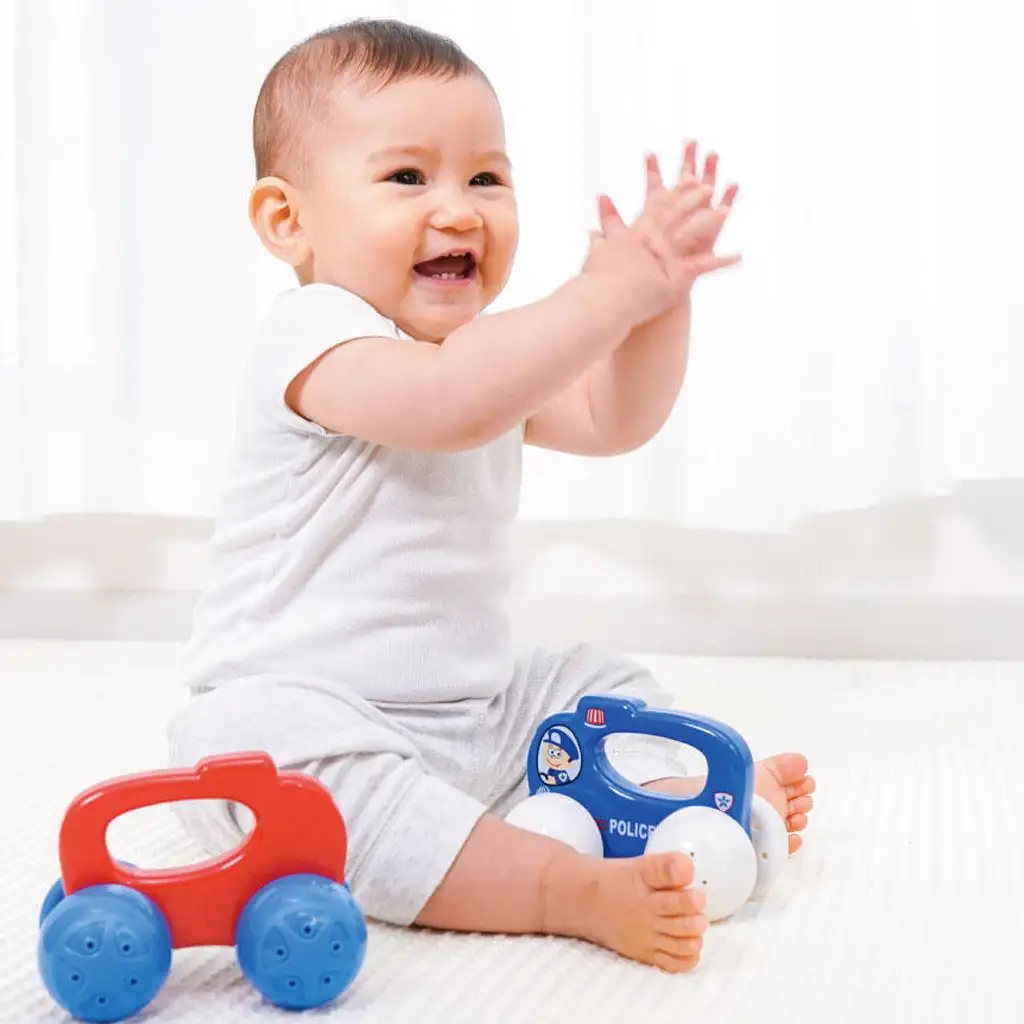 Playgo: Rasselnder Polizeibabywagen kép 2