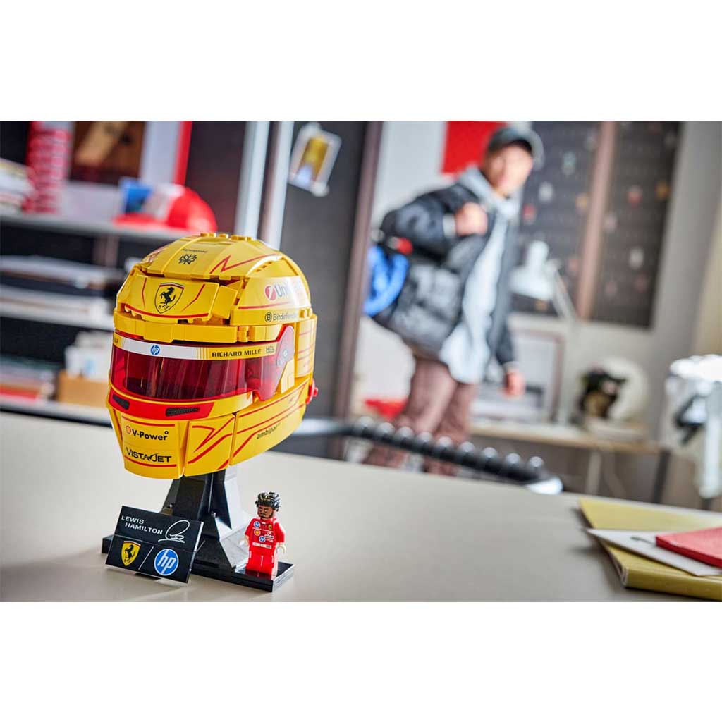 LEGO® Editions: Scuderia Ferrari HP Lewis Hamilton sisakja (43022) kép 5
