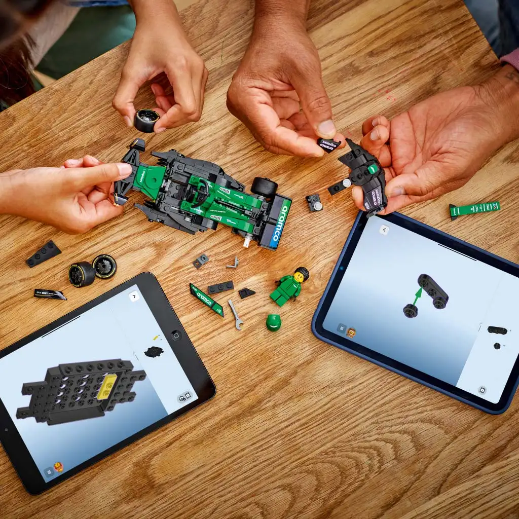 LEGO® Speed Champions: Aston Martin Aramco F1® AMR24 Rennwagen (77245) kép 3