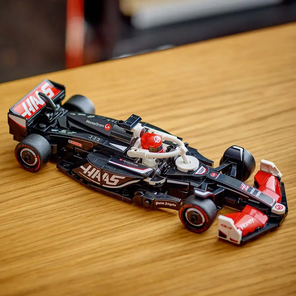 LEGO® Speed Champions: MoneyGram Haas F1® Team VF-24 Rennwagen (77250) kép 3