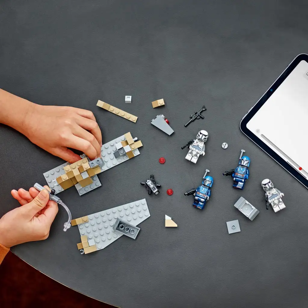 LEGO® Star Wars™: Hinterhalt auf dem Planeten Mandalore™ Kampfset (75373) kép 3