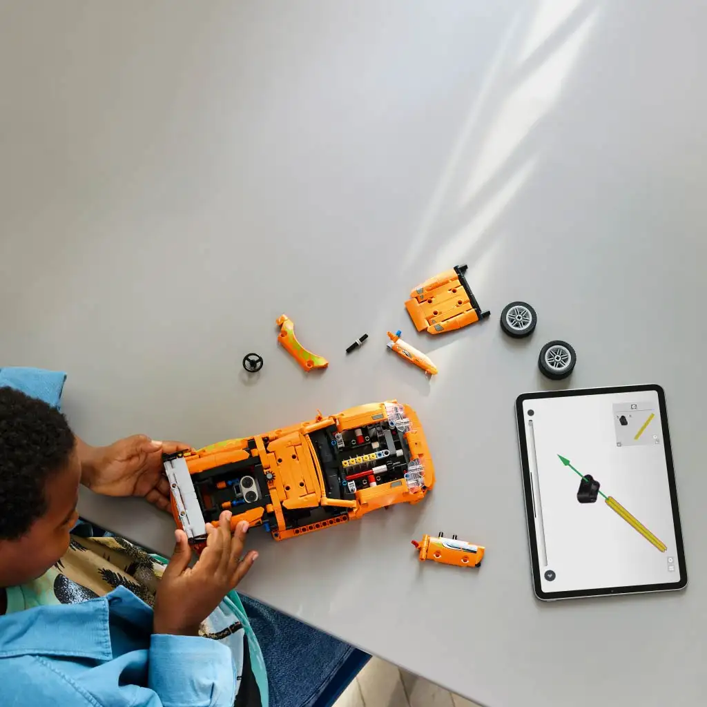 LEGO® Technic: Fast and Furious Toyota Supra MK4 (42204) kép 3