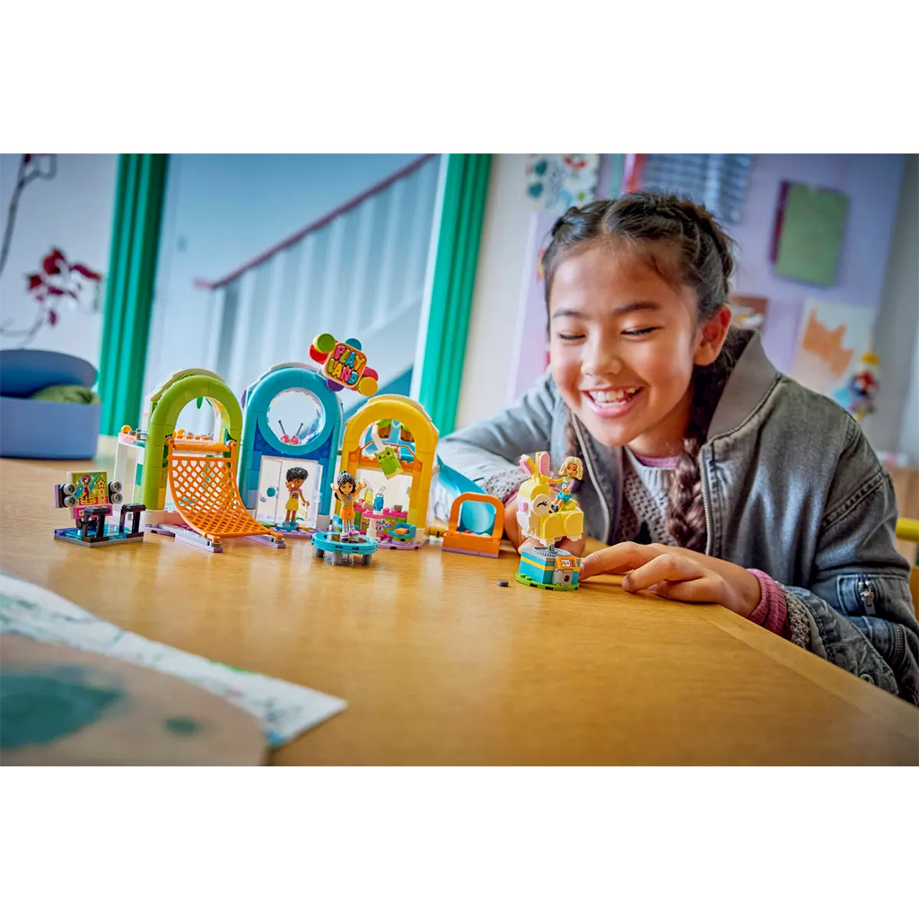 LEGO® Friends: Fröhliches Spielhaus (42686) kép 5
