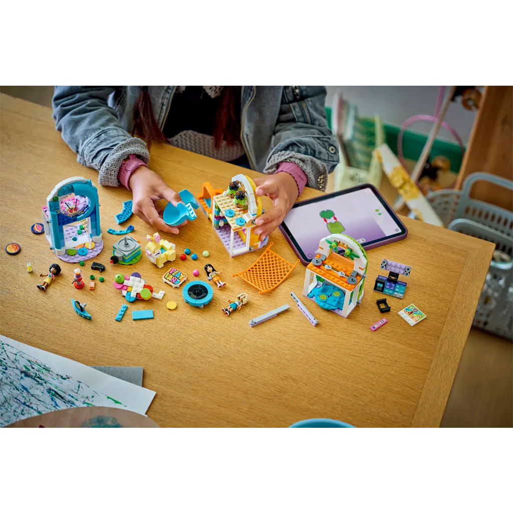 LEGO® Friends: Fröhliches Spielhaus (42686) kép 7